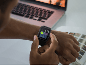 Cara menambah dan menghapus sumber pada tampilan jam Siri di Apple Watch